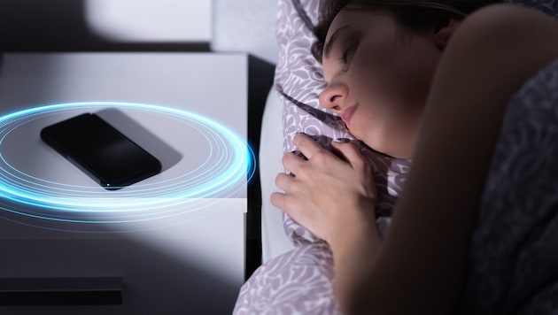 Im Gegensatz zu uns sind unsere Smartphones praktisch rund um die Uhr aktiv – nicht immer zu ...