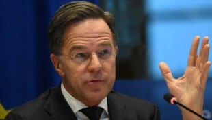 Der NATO-Chef lässt die EU-Träume, sich bei der Verteidigung auf eigene Beine stellen zu wollen, ...