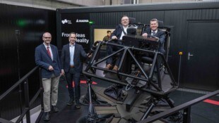 Eröffnung des Forschungszentrums (v. l.): Arno Eichberger (TU Graz), Severin Stadler (Magna), ...