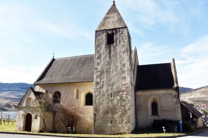 Die baulichen Ursprünge der Kirche St. Lorenz in der Wachau liegen in der Spätantike.