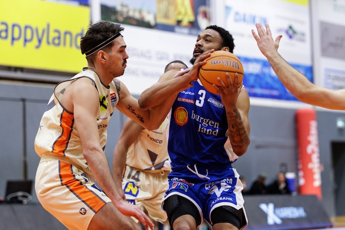 „Zek“ Montgomery (re.) verlässt Oberwart.