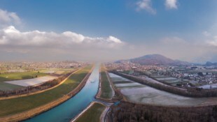 Der Rhein bei Koblach ist aktuell eine tote Wasserautobahn. Dank Rhesi soll der Fluss mehr Platz ...