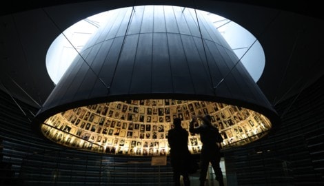 Yad Vashem ist die Bezeichnung der staatlichen israelischen „Gedenkstätte des Holocausts und des ...