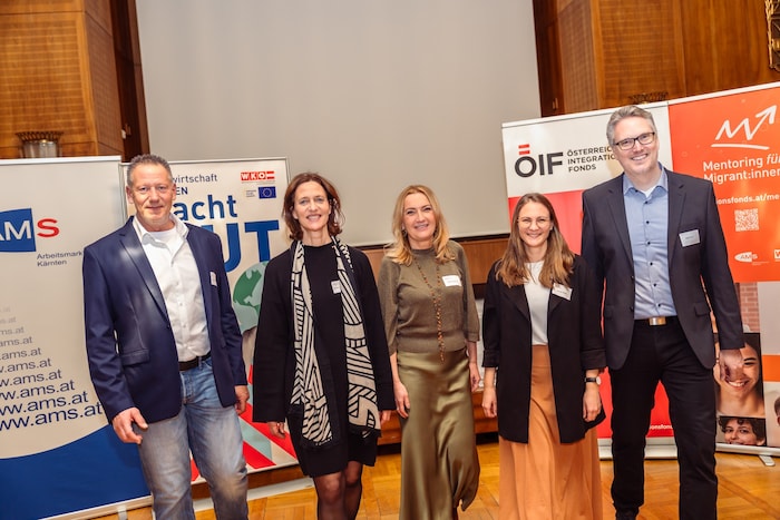 Martin Bruckner (AMS), Hemma Kircher-Schneider (Leiterin der Außenwirtschaft in der ...