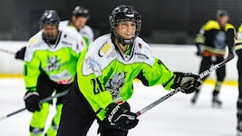 Auch so können Weinköniginnen aussehen. Erst am Wochenende gelang ihr mit ihrer Kampfmannschaft ...