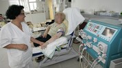 Wenn die Nieren versagen, dann ist eine Dialyse für die Blutreinigung notwendig. 