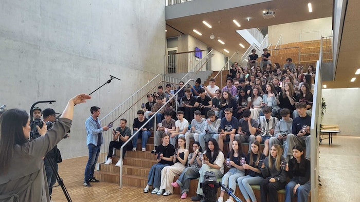 Fabian Scheck startete in Gänserndorfer Schule den Handy- Verzicht, der jetzt österreichweit ...