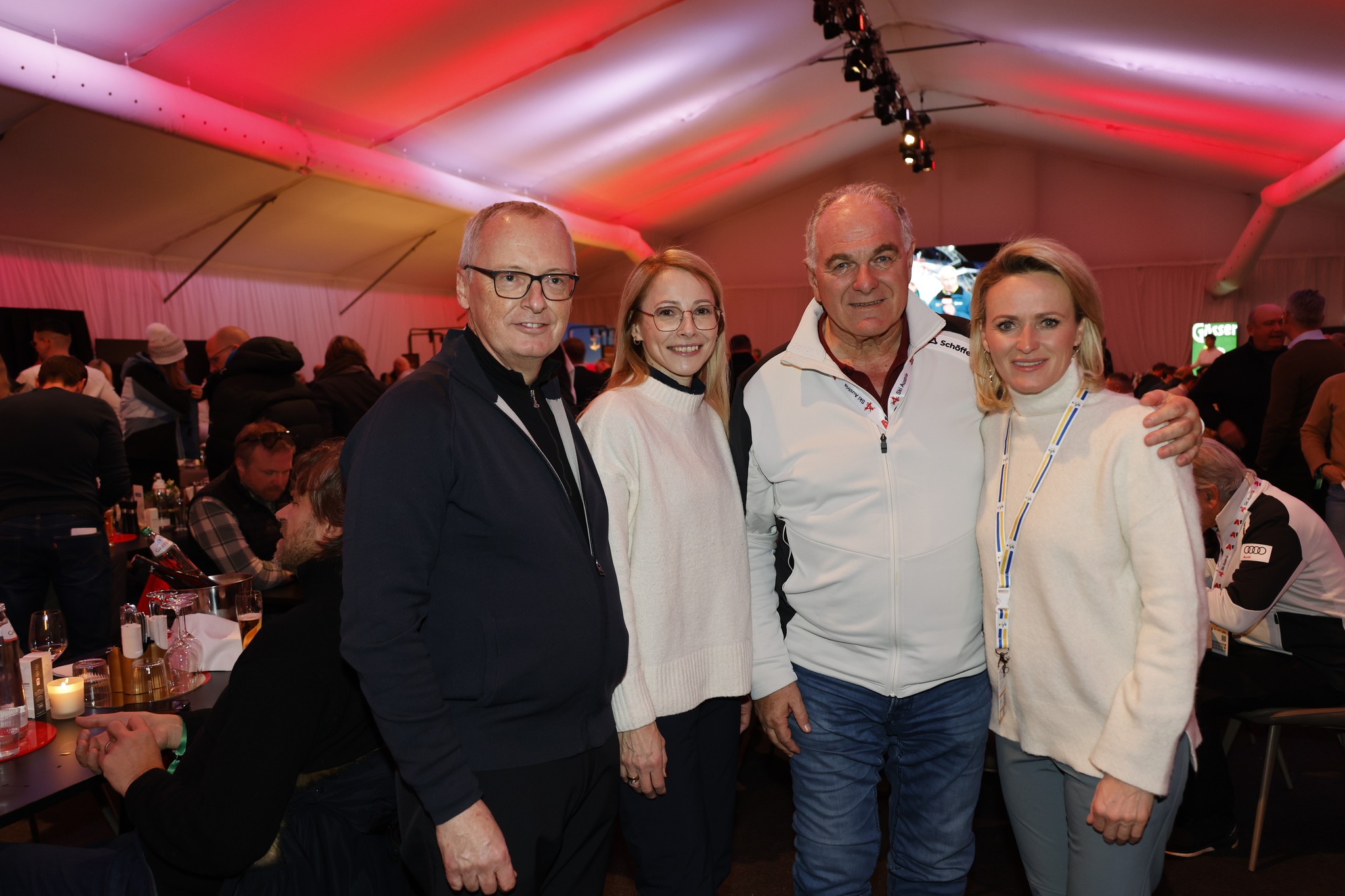  Ski-Fans: Klaus und Karin Herrmann, Bartl Gensbichler und Alexandra Meissnitzer (von links)