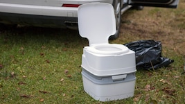 Camper wurden auf einer Reisemesse dazu aufgerufen, Urin zu spenden. (Symbolbild)