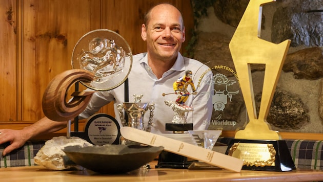 Michael Walchhofer mit seinen Trophäen.