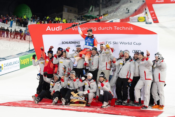 Loic Meillard ließ sich feiern.