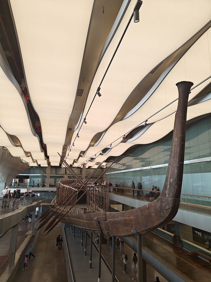 Die Sonnenbarke ist etwa 4600 Jahre alt.