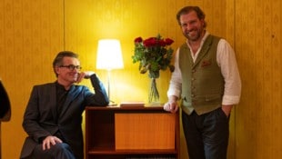 Pianist Daniel Heide und Tenor Julian Prégardien (rechts) in ihrem Schubert-Wohnzimmer im Wiener ...