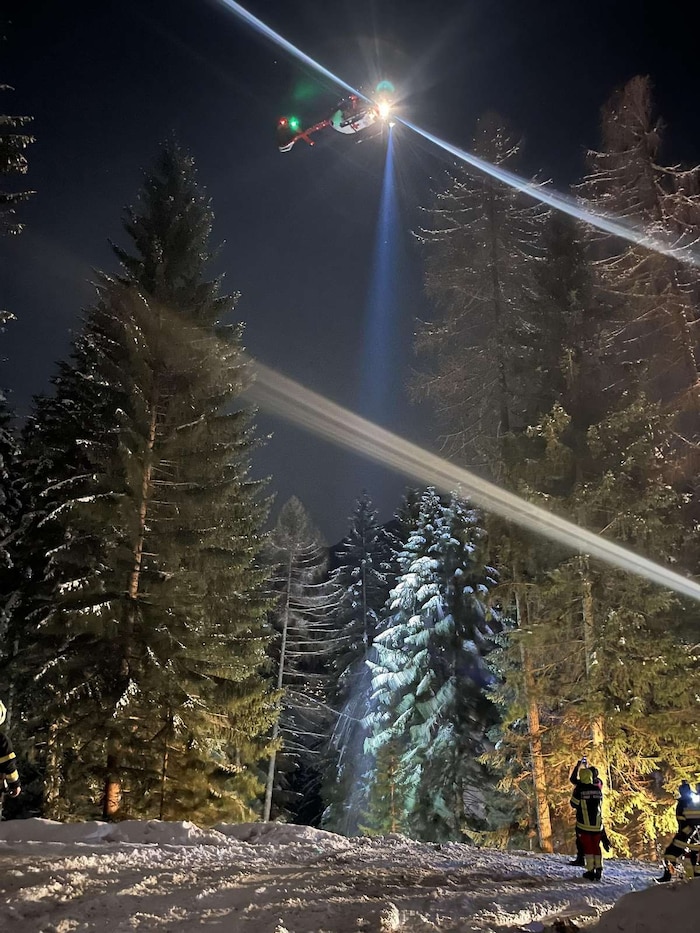 Die Rettungskräfte im Einsatz.