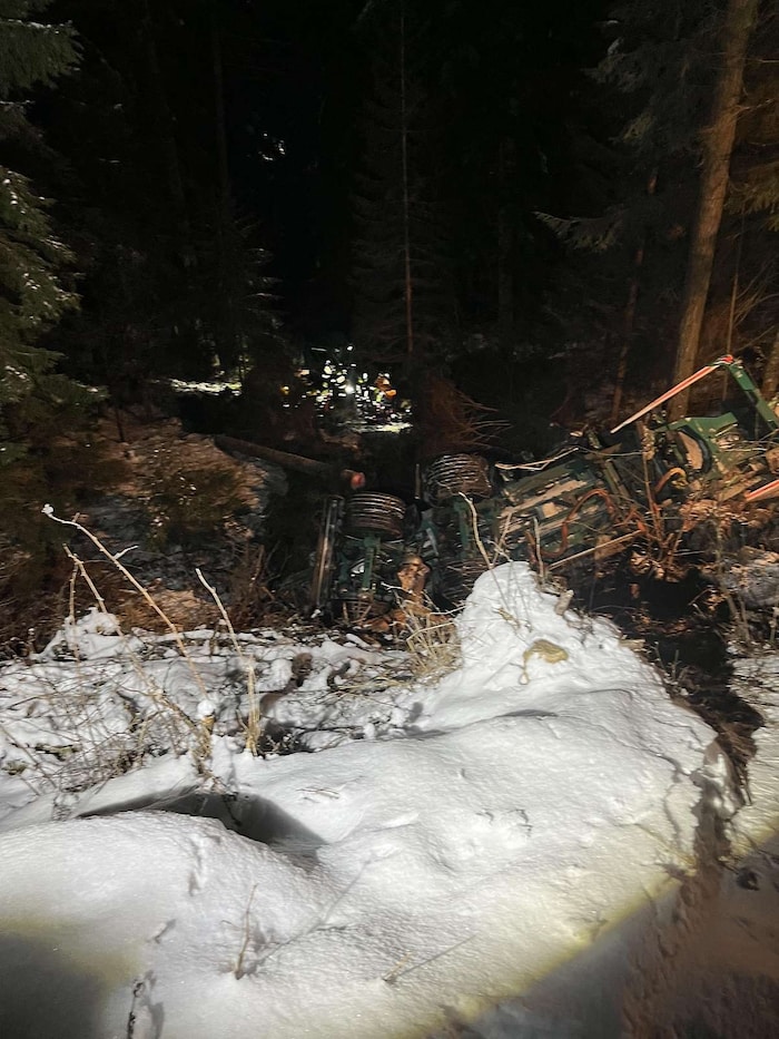Der Anhänger löste sich bevor das Fahrzeug weiter unten zum Stillstand kam.