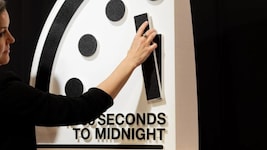 Die Doomsday Clock wurde auf 85 Sekunden vor Mitternacht gesetzt – so nah an einer symbolischen ...