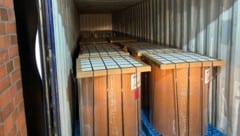 Die Drogen waren in diesen Papierrollen versteckt. 