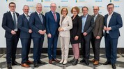 Landeshauptfrau Mikl-Leitner (Mitte) mit Pernkopf, Teschl-Hofmeister, Kasser und ...