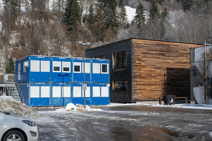 Der leer stehende Skiproduktionsstandort ist der Gemeinde ein Dorn im Auge.