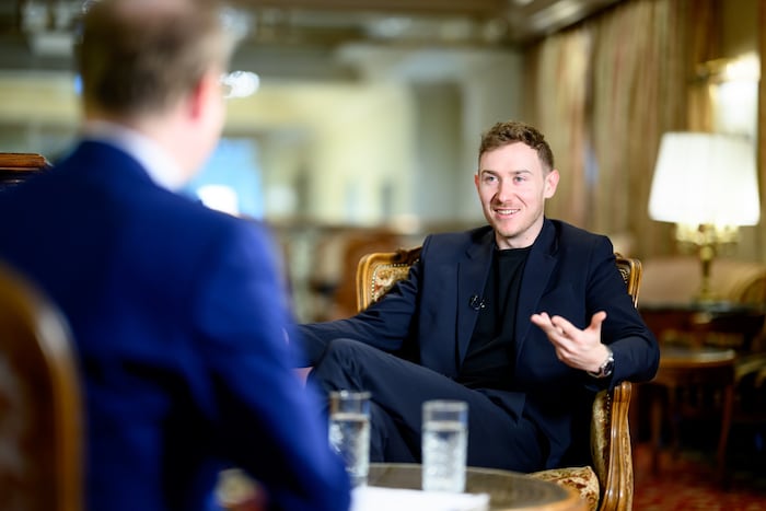 Der Trend- und Zukunftsforscher Tristan Horx ist zu Gast und spricht mit krone.tv-Podcaster ...