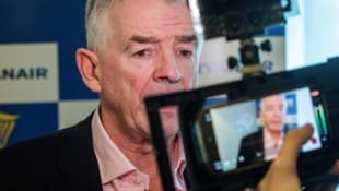 Ryanair-Chef Michael O‘Leary fährt eine massive Kampagne gegen die österreichische ...