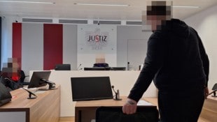 Der 18-Jährige gibt beim Prozess zu, aggressiv gewesen zu sein. „Ich habe mir Sorgen um meine ...