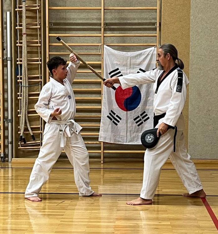 Kinder können hier Selbstverteidigung erlernen.