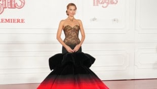 Margot Robbie sorgte mit einem außergewöhnlichen Look bei der Premiere von „Wuthering Heights“ ...