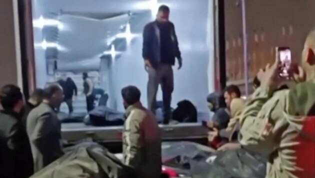 Leichensäcke in Teheran: Das iranische Regime hat die Proteste blutig unterdrückt, die ...