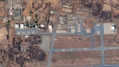 Kurz nach Mitternacht sind am Niamey-Flughafen im Niger am Donnerstag Schüsse und Explosionen zu ...