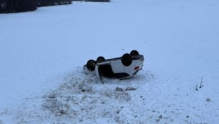 Die Pkw-Lenkerin konnte sich selbstständig befreien.