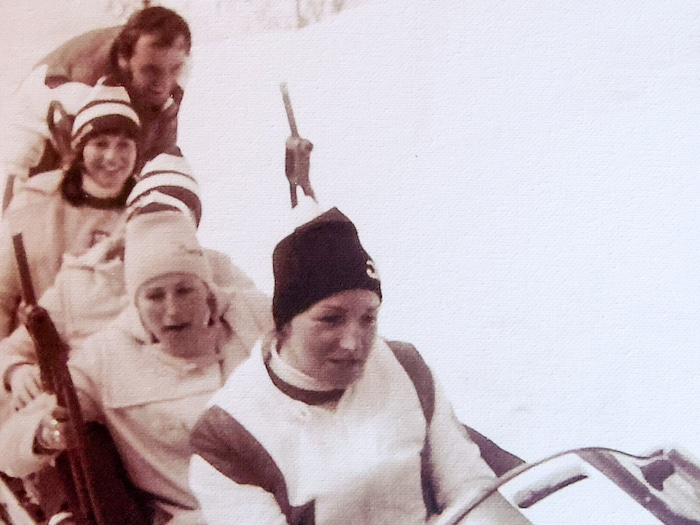 Abstecher zum Bob bei Olympia 1972: Wiltrud Drexel, Bernadette Rauter, Monika Kaserer und ...