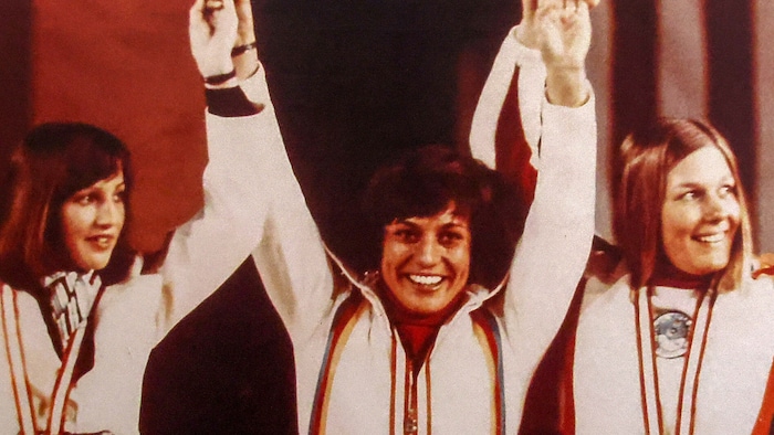 Brigitte Habersatter (li.) mit Olympiasiegerin Rosi Mittermaier (M.) und ...