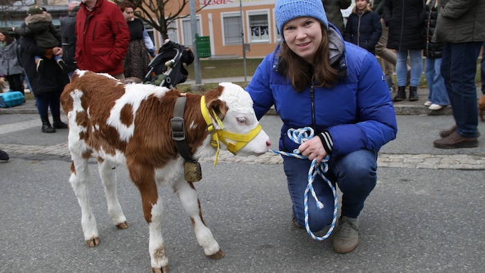 Eva Deutschmann aus Pitschgau mit Kalb Melissa
