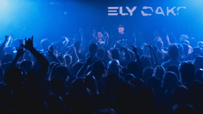 „Und in der Crowd waren zwei Mädels aus Hopfgarten mit einem ,Hopfgarten-Schild‘“, sagt er.