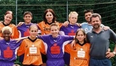 David Alaba (untere Reihe ganz links) und die 55-fache österreichische Fußball-Teamspielerin ...