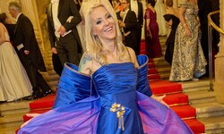 Letztes Jahr in einem Traum in Blau: Simone Lugner auf dem Wiener Opernball 2025.
