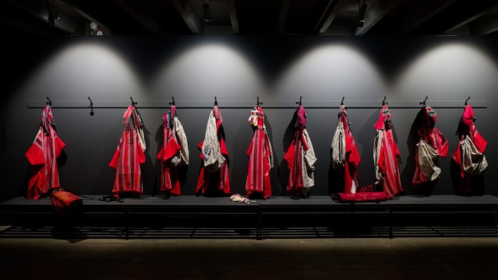 Chalisée Naamani „Who claims love?“ aus dem Jahr 2025 ist noch bis April in der Kunsthalle Wien ...