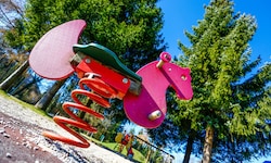 Öko-Alarm: Nächster Asbest-Fund auf einem burgenländischen Spielplatz ...