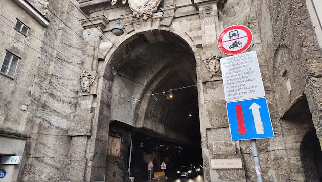 Das Durchfahrtsverbot gilt für beide Richtungen und enthält einige Ausnahmen.