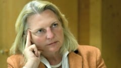 Kneissl hat seit 2020 ein Arbeitsverbot in Österreich.