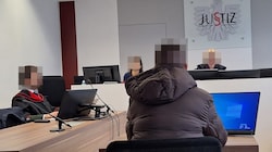 „Ich brauche die Kontrolle. Dann greife ich automatisch zum Handy“, so der Angeklagte in ...