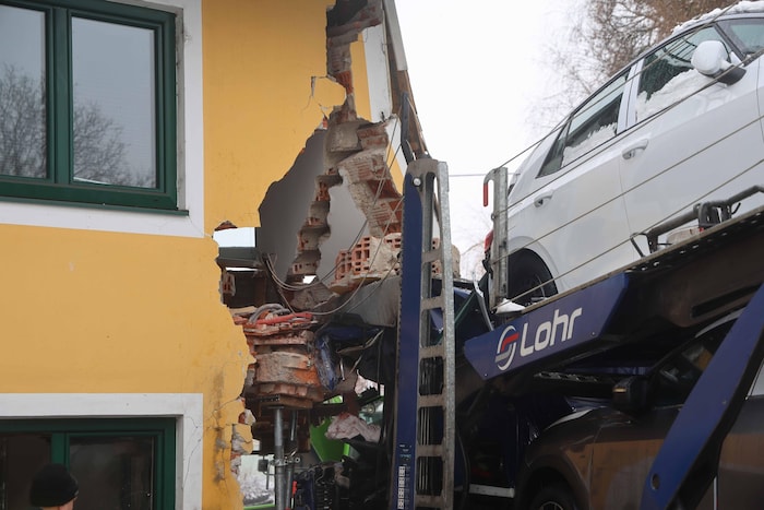 Das Haus ist nach dem Unfall einsturzgefährdet und aktuell auch nicht bewohnbar.