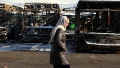 Mittlerweile wird von bis zu 30.000 Todesopfern bei den Protesten ausgegangen.