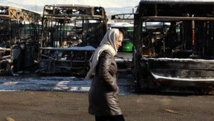 Mittlerweile wird von bis zu 30.000 Todesopfern bei den Protesten ausgegangen.