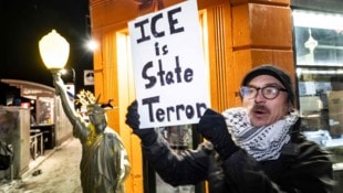 Der Tod von zwei US-Bürgern bei Protesten gegen die Einwanderungsbehörde sorgten für Entsetzen ...