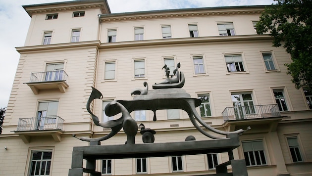 Die Landesregierung: Abteilungen sollen weiter reduziert werden. Wird auch die Kulturabteilung ...