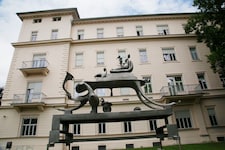 Die Landesregierung: Abteilungen sollen weiter reduziert werden. Wird auch die Kulturabteilung ...