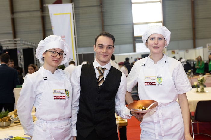 Kleinigkeiten wurden auch gekocht.