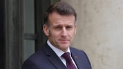Frankreichs Präsident Emmanuel Macron hat sich am Donnerstag wieder ohne Sonnenbrille gezeigt.